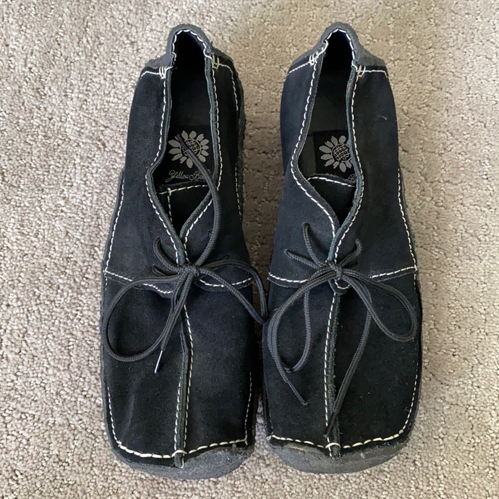 Black clog shoes